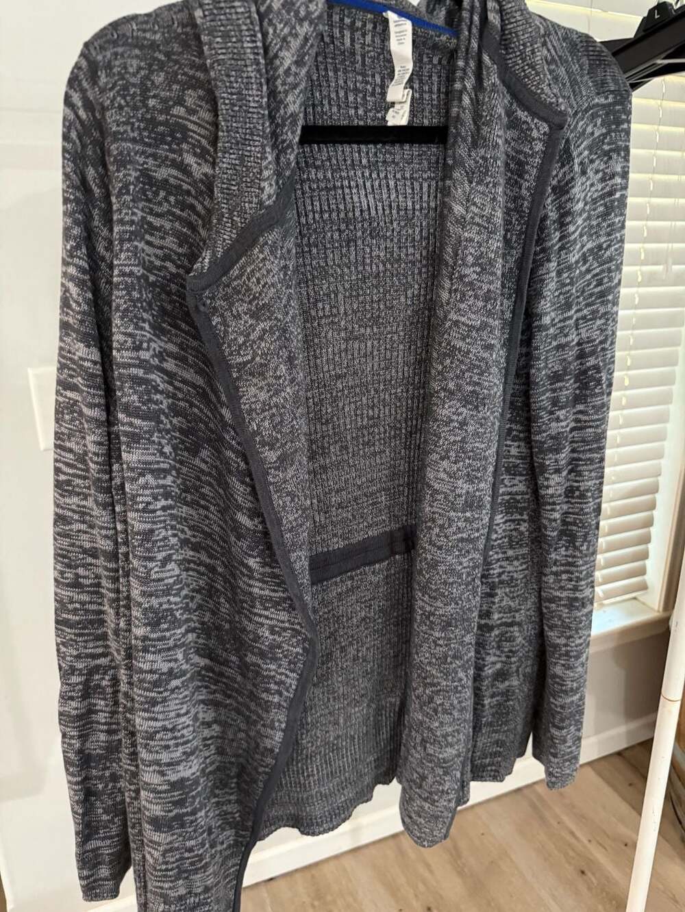 LULULEMON SWEATER